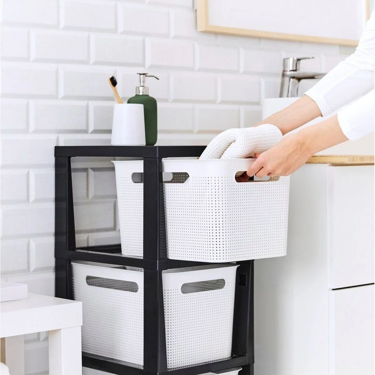 Rotho BRISEN Rollcontainer, elegantes Design, hohe Flexibilität, pflegeleicht — 3 x 16 l 2