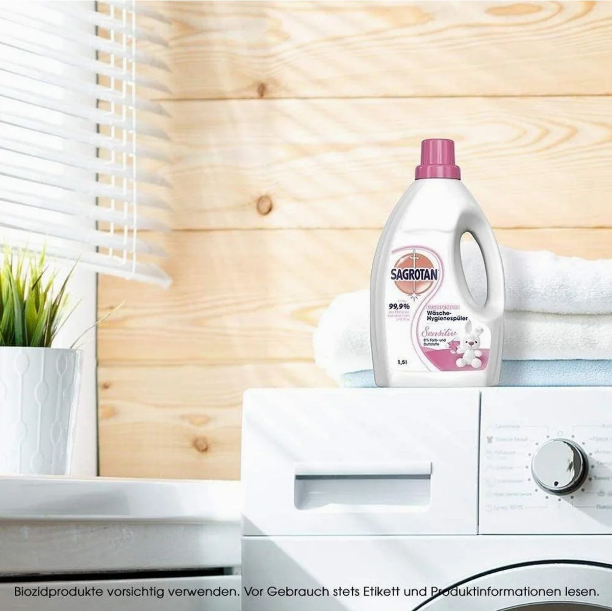 Sagrotan Sensitiv Wäsche-Hygienespüler 8 x 1,5l, 99,9% Bakterienentfernung, ohne Farb- & Duftstoffe 4