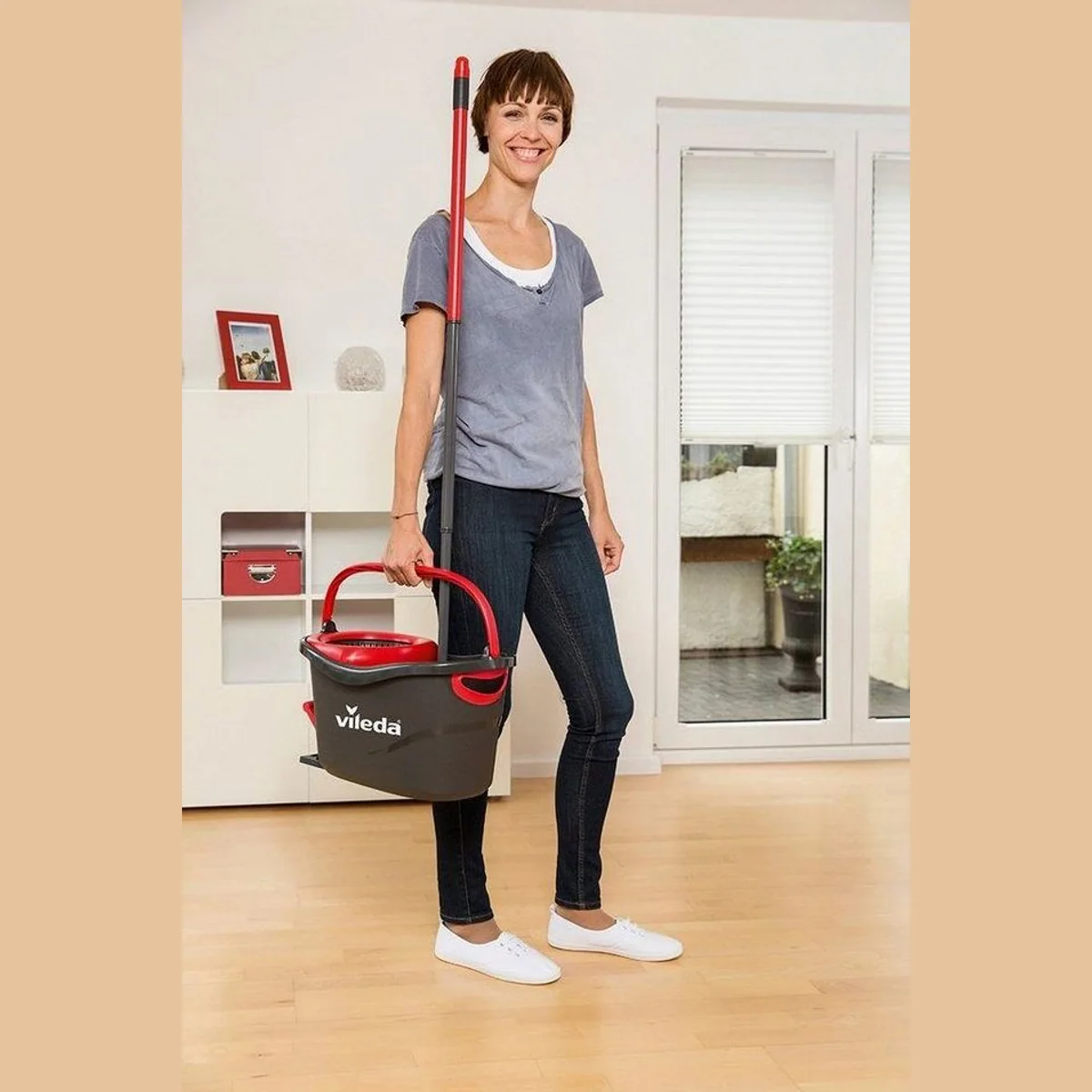 Vileda Turbo Easy Wring & Clean Bodenwischer-Set, ergonomisch, extrem saugfähig, einfache Handhabung 5