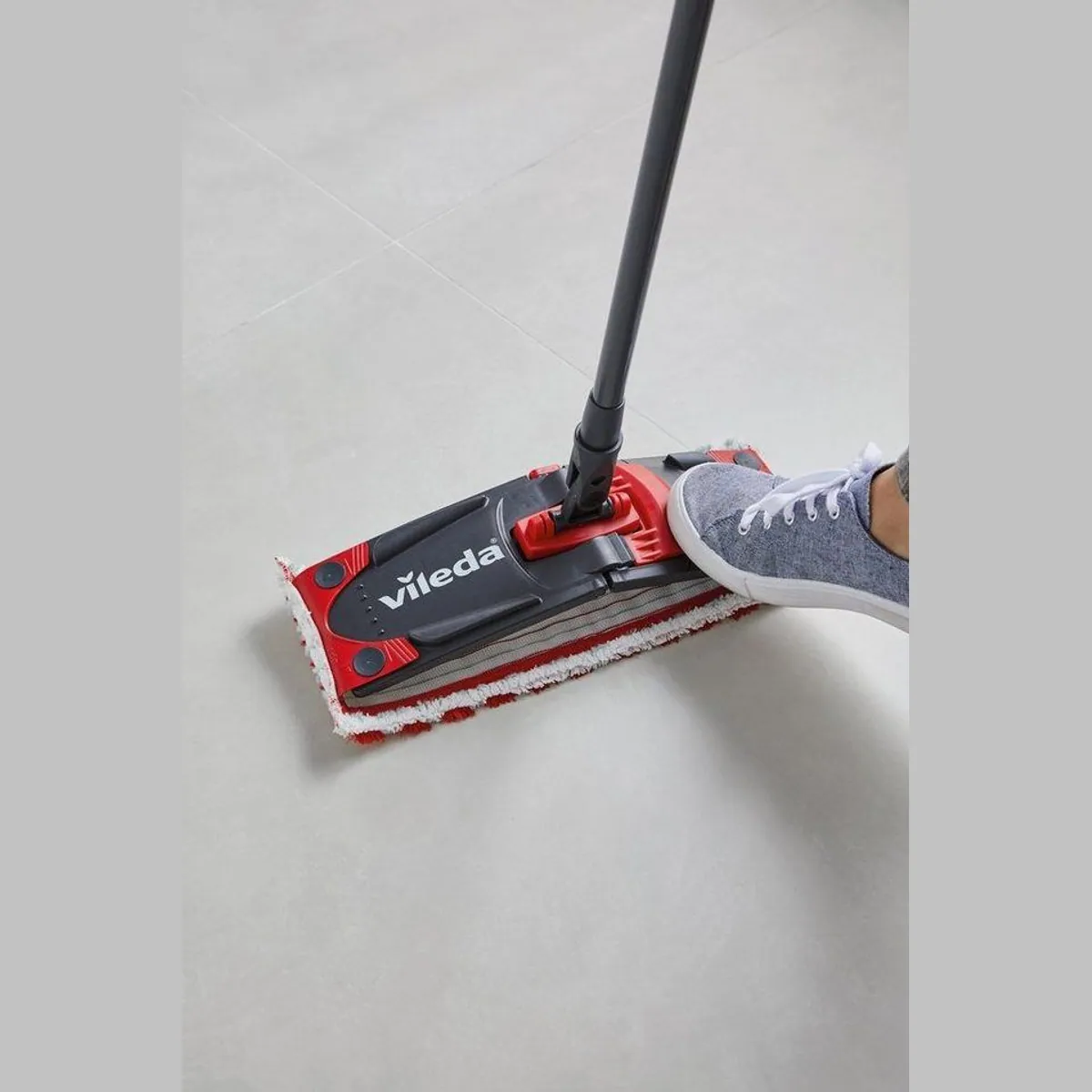 Vileda ULTRAMAX 2in1 TURBO Bodenwischer-Set, individuelle Feuchtigkeitskontrolle, ergonomischer Stiel 4