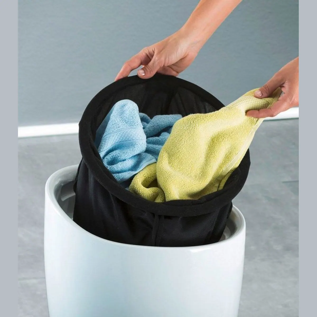 WENKO Badhocker Candy, herausnehmbarer Wäschesack 20l, stabil und platzsparend 3